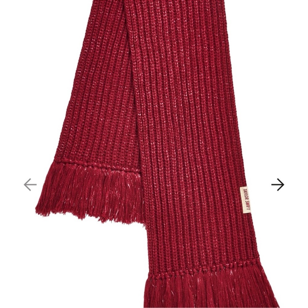 Taylor Swift Deep Red Knit Scarf